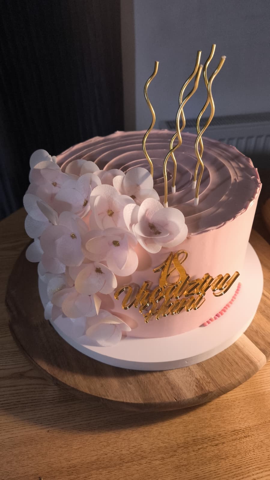 Tort urodzinowy z motywem siatkówki Happy Birthday — Cake Time Cieszyn