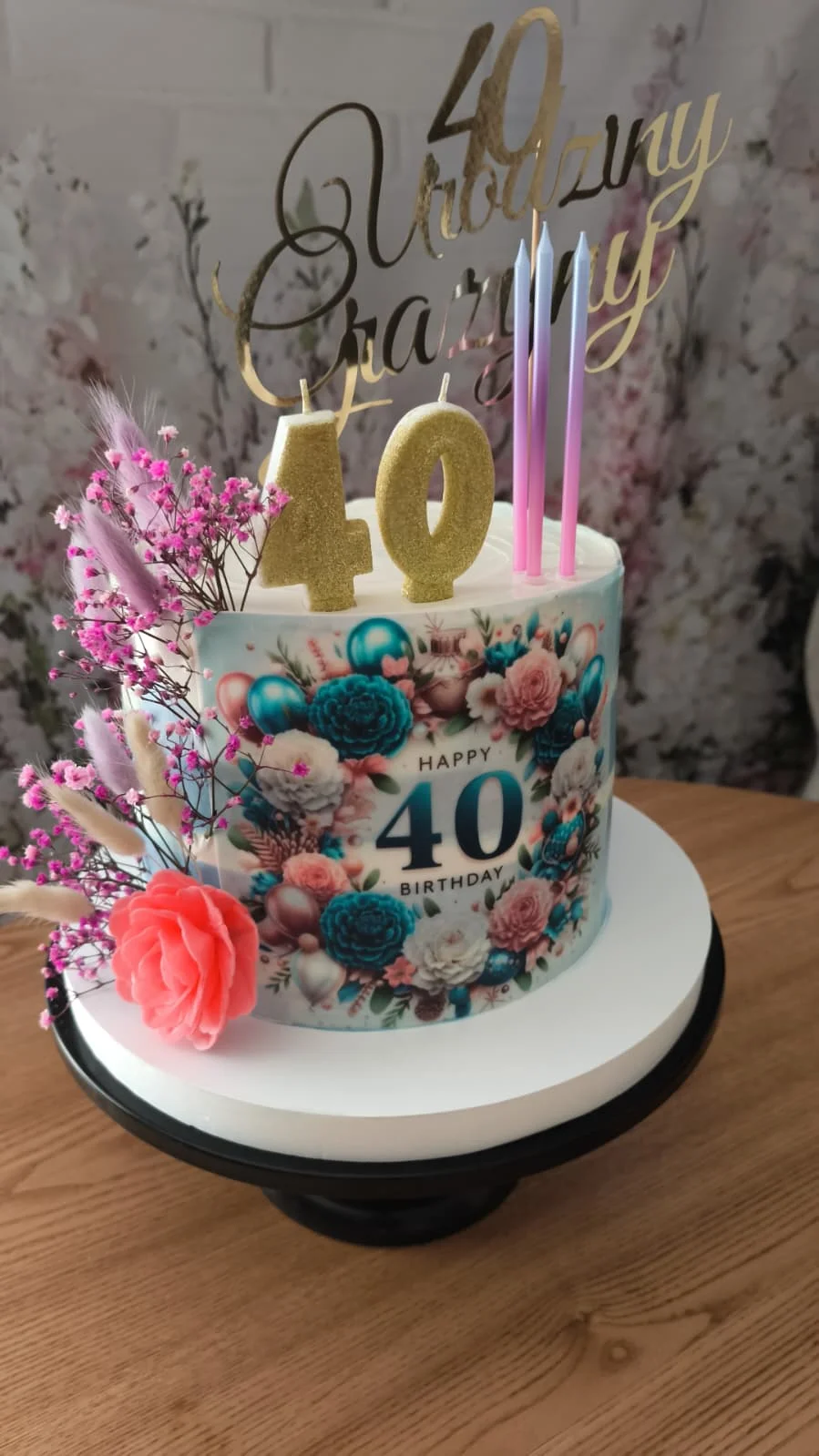 Tort urodzinowy na 40 lat z motywem kwiatów — Cieszyn