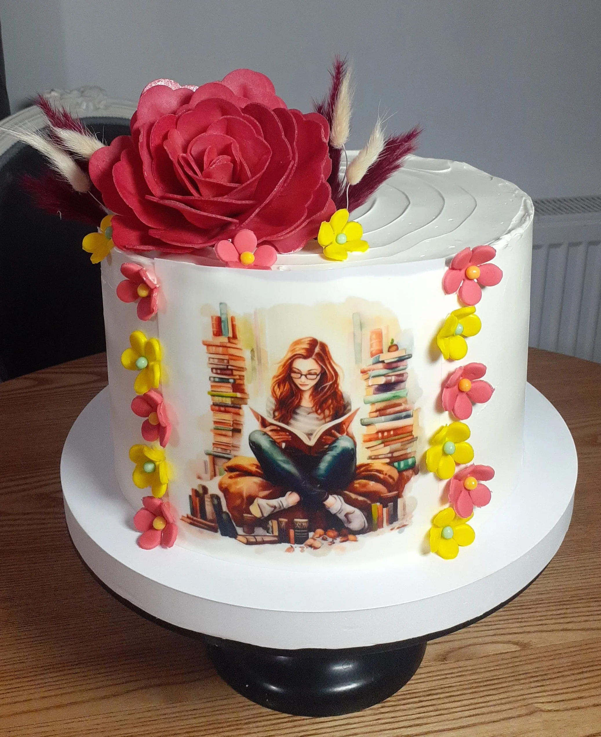 Tort urodzinowy z motywem biblioteki i książek — Cieszyn