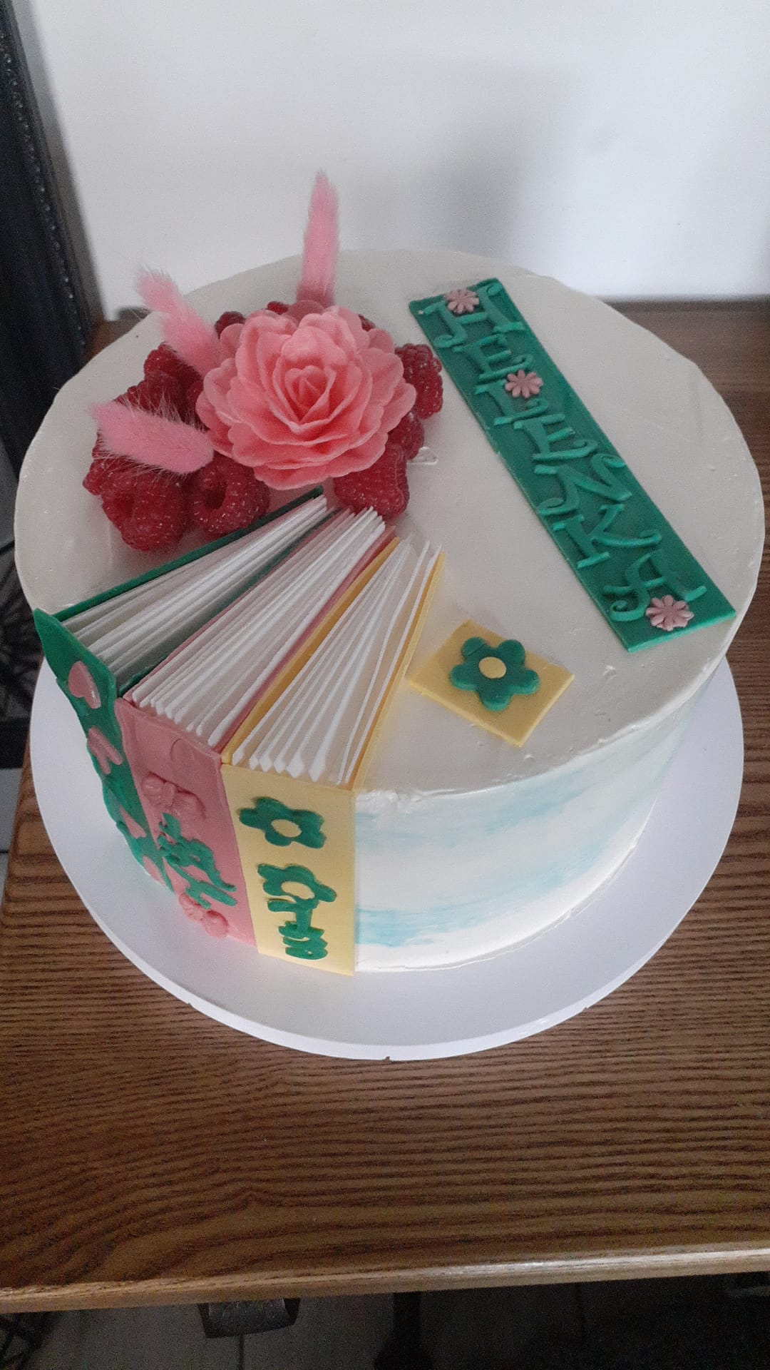 Tort urodzinowy z motywem otwartej książki — Cake Time Cieszyn