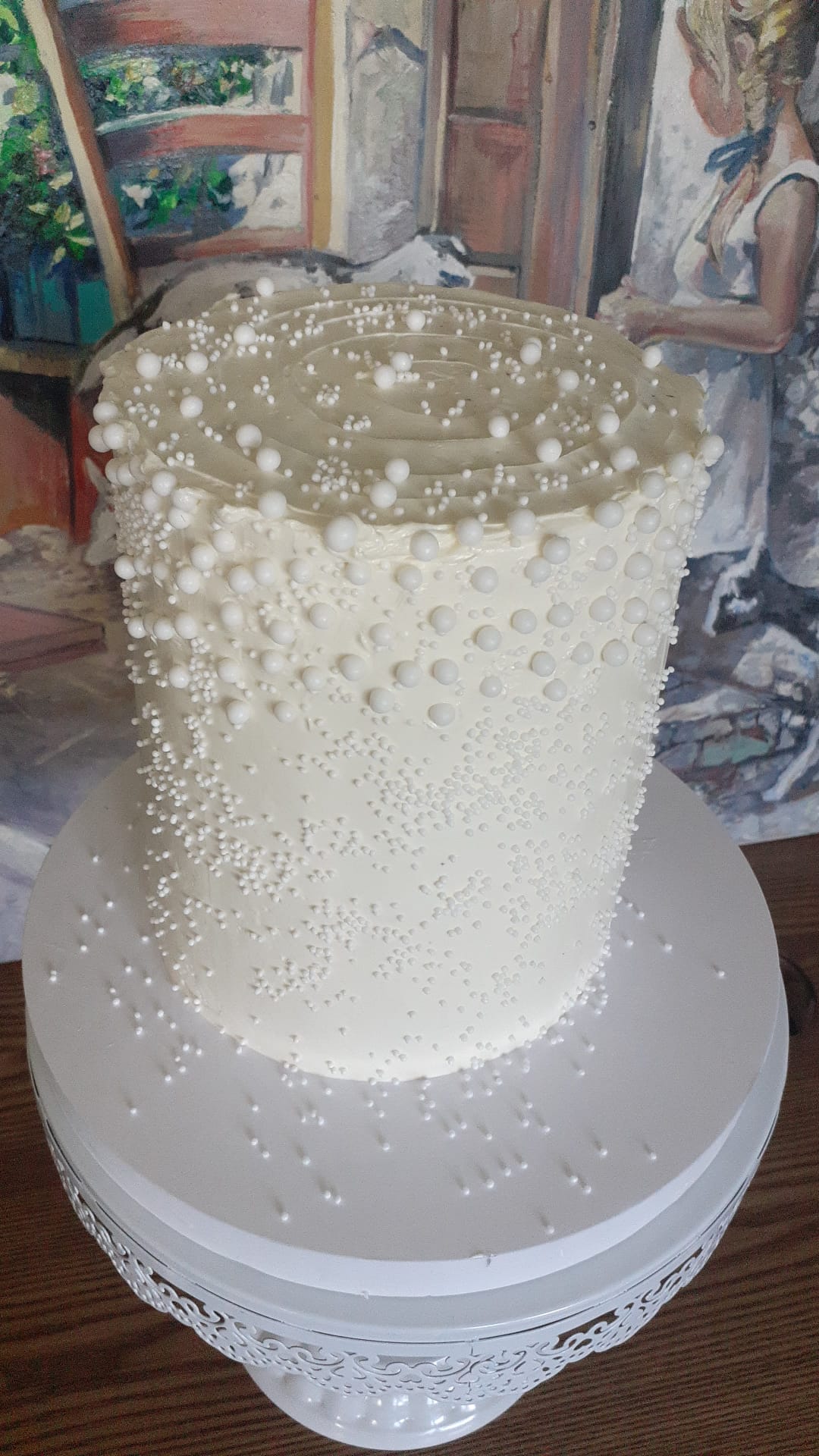 Elegancki tort weselny biały z perłowymi zdobieniami — Cieszyn